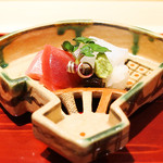 銀座 しのはら - アオリイカと大間の赤身・中トロ 錨型浜防風を添えて