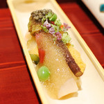 銀座 しのはら - 伊勢海老、キャビア、うすいえんどう、本ミル貝、雲丹、本蕨、ウド、花山葵、加減酢煮凝り寄せ