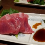 大衆酒場 したぢ屋 亀戸店 - 朝、築地から仕入れたまぐろ、店主が気に入らなかったそうで200円！