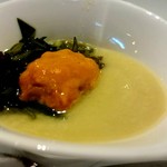 ウシマル - 新玉ねぎスープ、ウニ、海藻