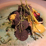 エクアトゥール - 和牛ハラミの炭火焼きと筍のポワレ ベアルネーズと黒トリュフのソース 黒トリュフと黄ニラ添え2