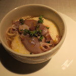 エクアトゥール - 蛍烏賊と大和芋 小紫蘇のカッペリーニ オニオンのコンソメスープ仕立て2