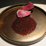 エクアトゥール - 網採りの鴨の炭火焼き1