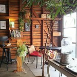 65635345 - 開放的な店内