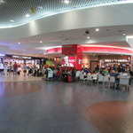 Nööödles - 空港ロビーにあるフードコート