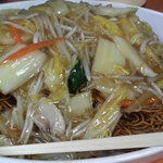 光栄軒 - 揚げやきそば大盛り　アップ