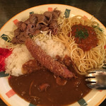 マイネクライネ - 生姜焼きカレーデラックス版（980円）