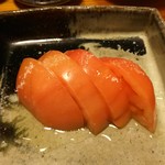 初鮮 - 秘伝のドレッシングのトマト。