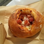 トラン・ブルー - 焼き立てのパン  シューは最高です