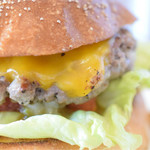 マッドバーガー - チェダーチーズバーガー@1,200円：寄ってみます