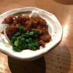 鳥玖 - 鳥皮の甘辛煮 300yen