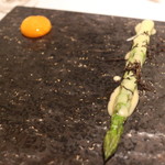 リストランテ ドゥエ フィオーリ - アスパラガス「さぬきのめざめ」生ハムのパンナコッタ　塩漬け卵黄