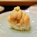 鮨みなと - ［2017/03］寿司⑨ 羅臼産ばふんの握り 塩