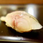 鮨みなと - ［2017/03］寿司⑪ しめ鯖のいぶしの握り