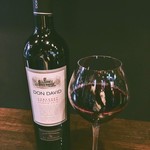 ワインカフェ - 当店イチオシの赤ワイン！！ぜひ煮込み料理と一緒に味わってみてください☆