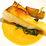 フレンチ サクラ - ディナーコース 7371円 の長崎のマナガツオ、筍、ホウレン草、アメリケーヌソース