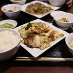 天府 - 回鍋肉定食(750円)
