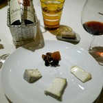 ロオジエ - 山羊チーズ3種(この日は癖の強いチーズはありませんでした)