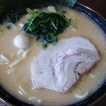 横浜家系ラーメン 喜多見家 - ラーメン 700円