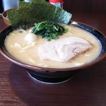 横浜家系ラーメン 喜多見家 - ラーメン 700円