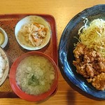 食堂まんまや - 料理写真:鳥から定食800円