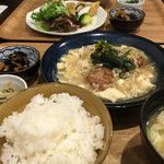 食堂コヨミ - はぎちくポークのつくね白菜と豆腐のとろとろあんかけ定食