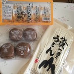 小野みやげ屋 - ぶんぶくたぬき(焼きまんじゅう)、半生の水沢うどん、温泉まんじゅう