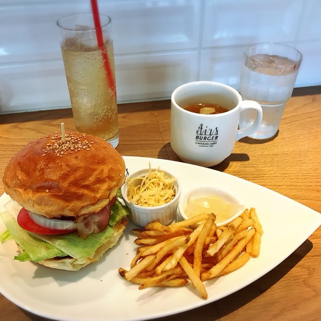 本格的なハンバーガー By えーまん エアーズバーガー カフェアンドデリバリー Airs Burger Cafe Delivery 清澄白河 ハンバーガー 食べログ