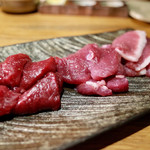 焼肉旬やさい ファンボギ - 北海道産蝦夷鹿 バンビ 岐阜県産本州鹿