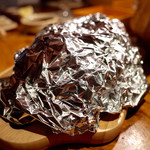 焼肉旬やさい ファンボギ - アルミホイル内で寝かせ中