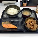 Yoshinoya - 牛鮭定食￥580