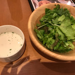 Cafe&Dinner COMS - ランチのおかわり自由のサラダとスープ