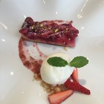 ビストロ ダイア - サワーチェリーのクラフティ　ヨーグルトのソルベ