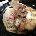 アプサラ レストラン&バー - スリランカプレートの位置を変えて。手前は里芋カレー