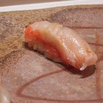 すし匠 - きんめ鯛の湯霜（だったと思う）握り（銚子産）