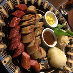 KITCHEN つぁいと - ソーセージ盛り合わせ