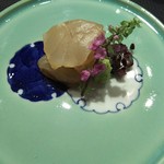 傳 - (2017年4月　訪問)鱸の造り。もっちりとした食感と熟成され凝縮された旨味がとても美味しい。