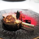 レストランエール - 仔羊のロースト　ベリーのソース　ビーツのパウダー