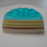 ゼリーのイエ - にじいろゼリーをカットしてみた♪