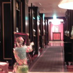 桃花林 - 中国王朝風の重厚な内装