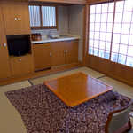 法師温泉 長寿館 - 掘りごたつの間で、テレビを見ながらゆったりできる。こたつ好きの両親に大好評！