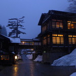 私たちが宿泊したのは、右手にある新館「鳳凰閣」