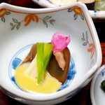 法師温泉 長寿館 - うるい・きくらげの辛子味噌。上品な甘酸っぱさ、きくらげのコリコリ感も良い