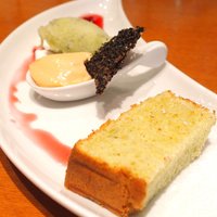 Couche - ケーキセット 1000円 のシフォンケーキ、プリン、キウイアイス