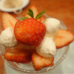 Ata - 苺のパフェ