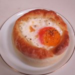 Babarossa - たまごパン１７０円、目玉焼きがそのまま乗ったパンです、斬新なアイデアについ買ってしまいましたが美味しかったです。 