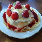 ガッティーノ - 苺のミルフィーユパンケーキ