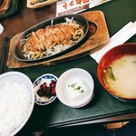 駅中食堂 - ビフテキ定食