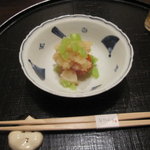 馳走なかむら - 突き出し スモークサーモン たいらぎ貝 みぞれ和え