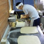谷川米穀店 - 奥のスペースでうどんを切ります。
